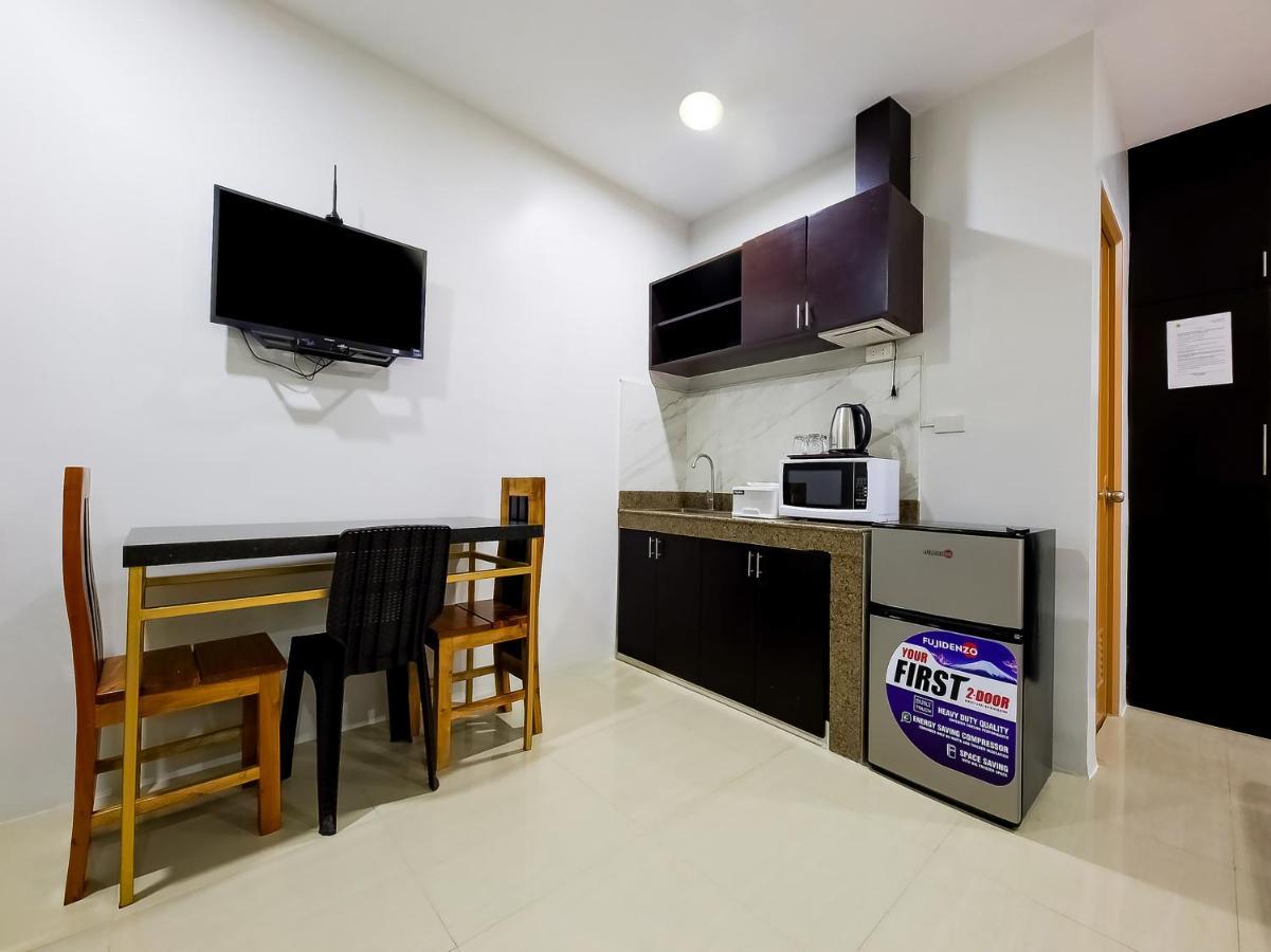 Doña Aurora Condotel Ciudad Quezon Exterior foto